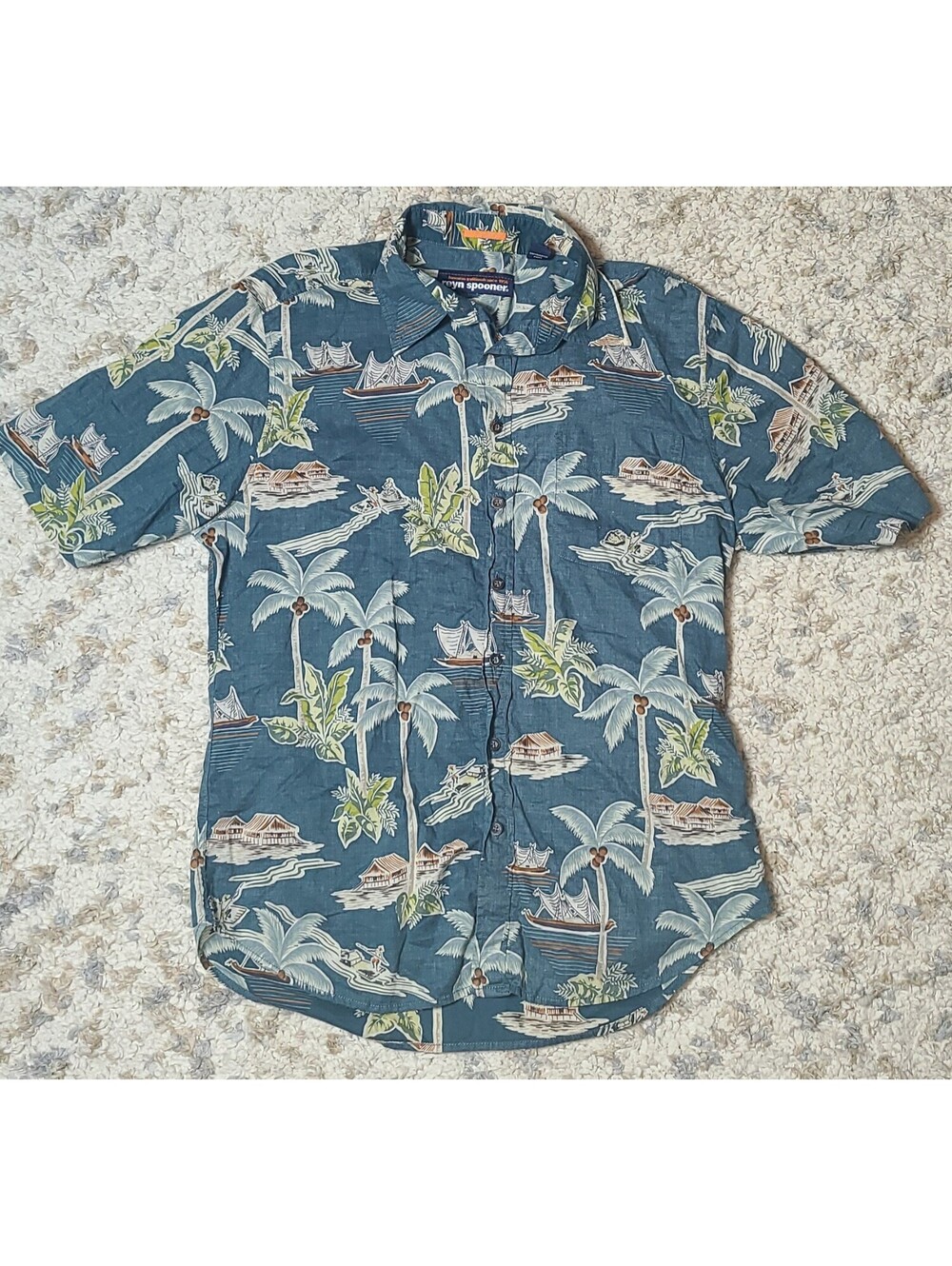 100% cotton Reyn Spooner Hawaiian Print Short Sleeve Button-Up Shirt Medium